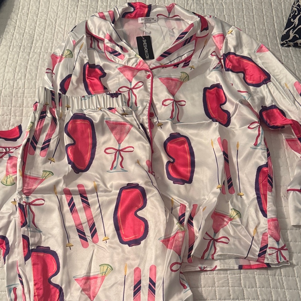 Colorful Patterned Pajama Set perfect for your ski trip!